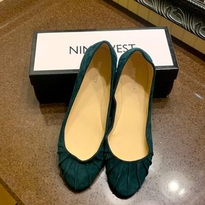 Nine West Women’s dark green suede ballet flat shoe, 10.5